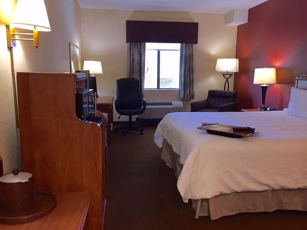 Best Western Plus Arrowhead Hotel 3*